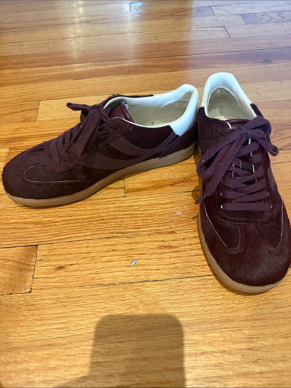 Vince Pony Hair Low-Top Sneakers, size 9, maroon - Picture 9 of 9